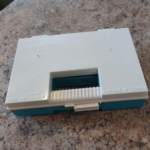 Vintage White Cross Emergency First Aid Kit~ Copyright 1965 - Picture 8 of 16